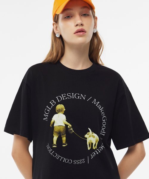 MATCHGLOBE(マッチグローブ)の「Dog Walker Printed Loose-fit Tee (Black)(Tシャツ/カットソー・レディース・その他・FREE)」の1枚目の写真