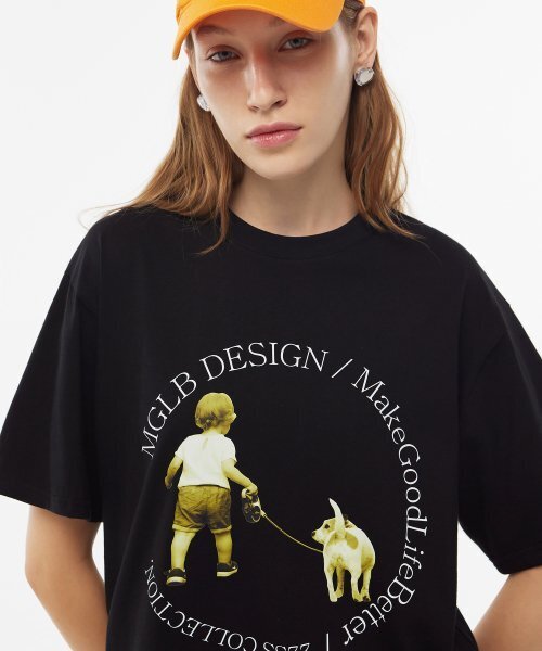 MATCHGLOBE(マッチグローブ)の「Dog Walker Printed Loose-fit Tee (Black)(Tシャツ/カットソー・レディース・その他・FREE)」の3枚目の写真
