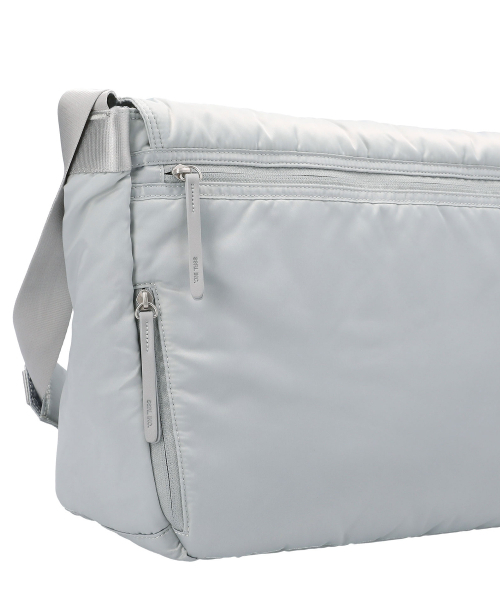 SSRL(シエスタ ロイヤル レーベル)の「Raven Oblique Messenger Bag / Silver(メッセンジャーバッグ・レディース・その他・OS)」の8枚目の写真