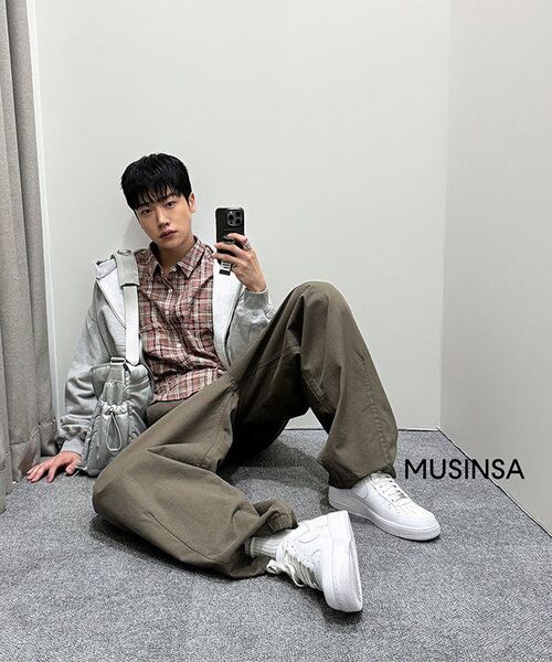 SSRL(シエスタ ロイヤル レーベル)の「Raven Oblique Messenger Bag / Silver(メッセンジャーバッグ・レディース・その他・OS)」の12枚目の写真