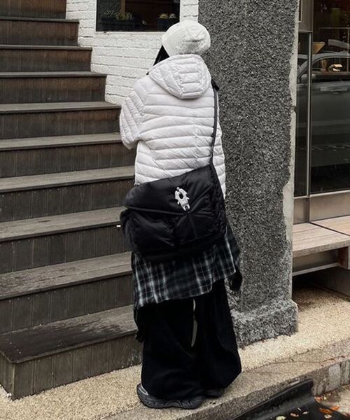 SSRL(シエスタ ロイヤル レーベル)の「Raven Oblique Messenger Bag / Silver(メッセンジャーバッグ・レディース・その他・OS)」の14枚目の写真