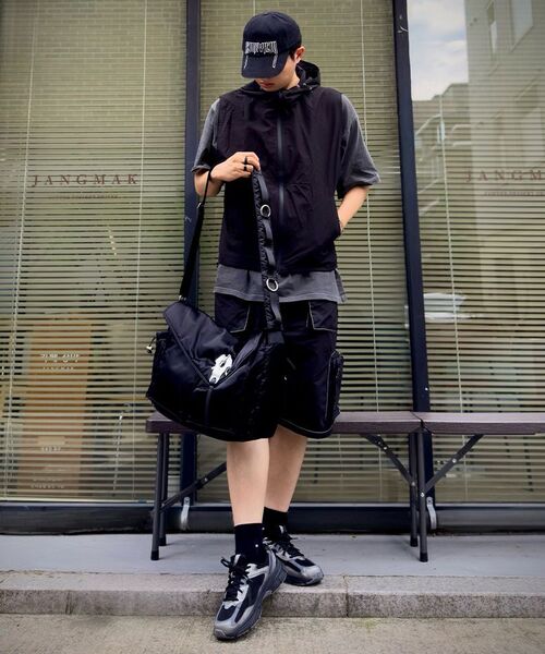 SSRL(シエスタ ロイヤル レーベル)の「Raven Oblique Messenger Bag / Silver(メッセンジャーバッグ・レディース・その他・OS)」の16枚目の写真