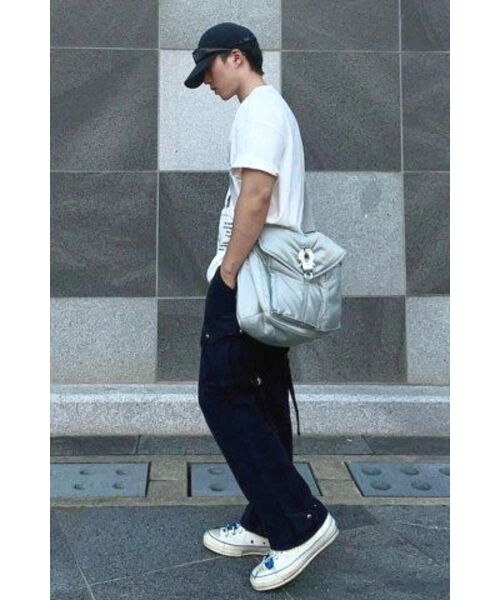 SSRL(シエスタ ロイヤル レーベル)の「Raven Oblique Messenger Bag / Silver(メッセンジャーバッグ・レディース・その他・OS)」の19枚目の写真