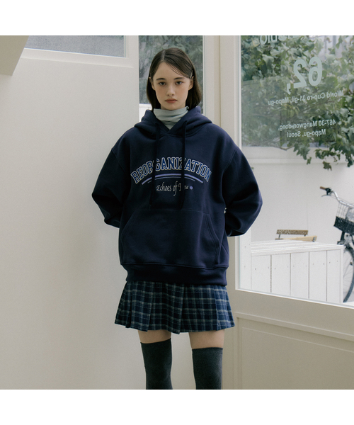 REORG(リオルグ)の「EOT NEEDLEWORK LOGO HOOD NAVY(パーカー・レディース・その他・MEDIUM/LARGE)」の1枚目の写真