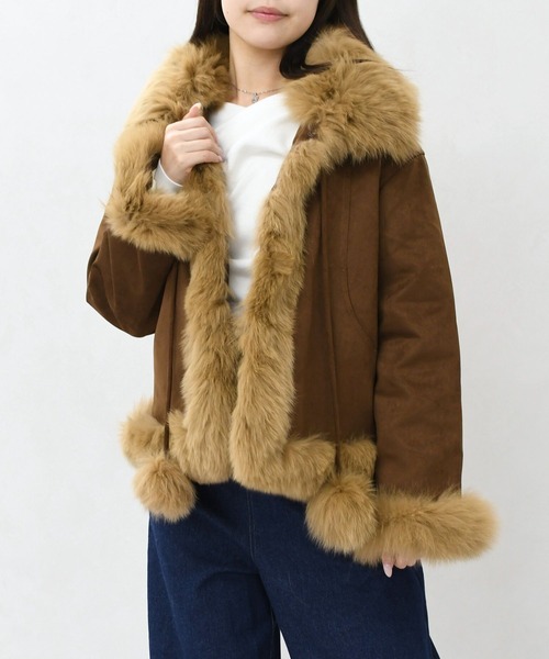 31 Sons de mode（トランテアン　ソン　ドゥ　モード）の「2025秋冬新作 一部店舗限定 ふわふわファーポンポン付きムートンショートコート（その他アウター・レディース・ブラウン・ﾌﾘ-）」の4枚目の写真