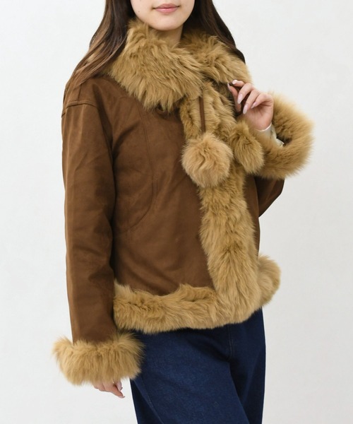 31 Sons de mode（トランテアン　ソン　ドゥ　モード）の「2025秋冬新作 一部店舗限定 ふわふわファーポンポン付きムートンショートコート（その他アウター・レディース・ブラウン・ﾌﾘ-）」の3枚目の写真