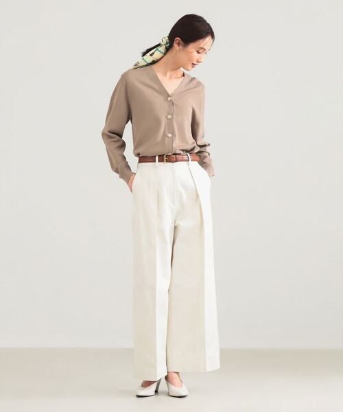 Demi-Luxe BEAMS（デミルクス ビームス）の「メタルボタン Vネック カーディガン（ニット/セーター・レディース・ブラウン系その他4/ホワイト・ONE SIZE）」の9枚目の写真