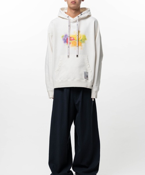 Maison MIHARA YASUHIRO(メゾンミハラヤスヒロ)の「Fruit Printed Hoodie(スウェット・メンズ・グレー/ブラック/ホワイト・46/48/44)」の5枚目の写真