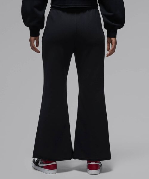 JORDAN BRAND（ジョーダンブランド）の「ジョーダン フライト フリース ウィメンズ フレア パンツ / Jordan Flight Fleece Women's Flared Pants IF1025-010 Black（スウェットパンツ・レディース・ブラック・L/M/S/XS/XL）」の2枚目の写真