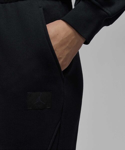 JORDAN BRAND（ジョーダンブランド）の「ジョーダン フライト フリース ウィメンズ フレア パンツ / Jordan Flight Fleece Women's Flared Pants IF1025-010 Black（スウェットパンツ・レディース・ブラック・L/M/S/XS/XL）」の4枚目の写真