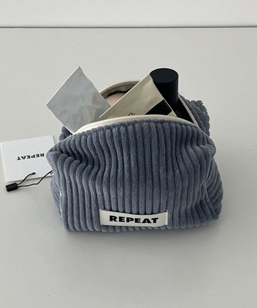ALAND(エーランド)の「REPEAT/Powdery スクエアポーチ(ポーチ・レディース・ホワイト/ブルー/セージグリーン/インディゴブルー/マスタード・0)」の3枚目の写真