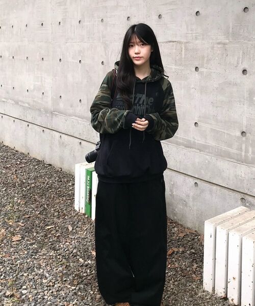 VENHIT(ベンヒット)の「MRT カモ ラグラン フードパーカー(パーカー・レディース・ライトグレー/ブラック/ベージュ/アイボリー・MEDIUM/LARGE/X-LARGE)」の15枚目の写真