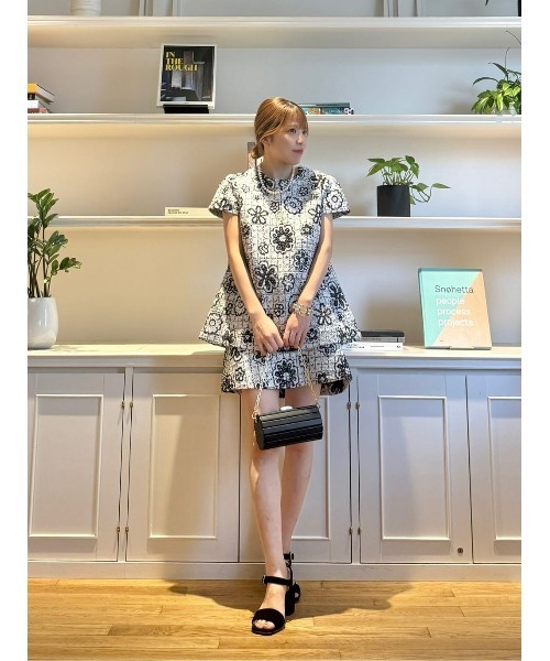 LOULOU WILLOUGHBY(ルルウィルビー)の「【LOULOU WILLOUGHBY】MALHIA ツイードプルオーバー(シャツ/ブラウス・レディース・ブラック系その他・2)」の17枚目の写真