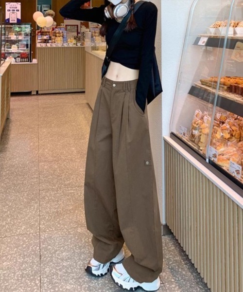 Flugge（フラッジー）の「チノライクパンツ（チノパンツ・レディース・ベージュ/ブラウン・MEDIUM/LARGE）」の4枚目の写真