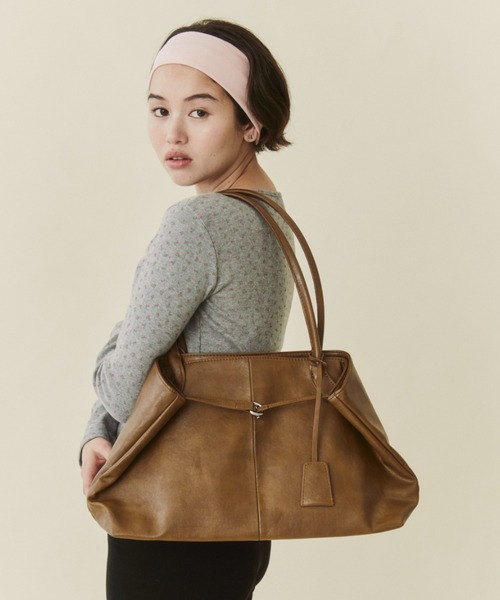 FUULLY STUDIO(フーリィーステューディオ)の「ベルト付き2WAYトートバッグ(トートバッグ・レディース・ブラウン/キャメル/ブラック・FREE)」の11枚目の写真