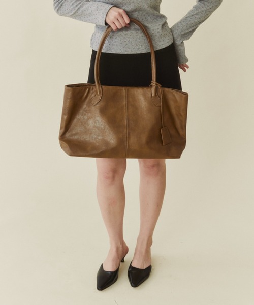 FUULLY STUDIO(フーリィーステューディオ)の「ベルト付き2WAYトートバッグ(トートバッグ・レディース・ブラウン/キャメル/ブラック・FREE)」の15枚目の写真