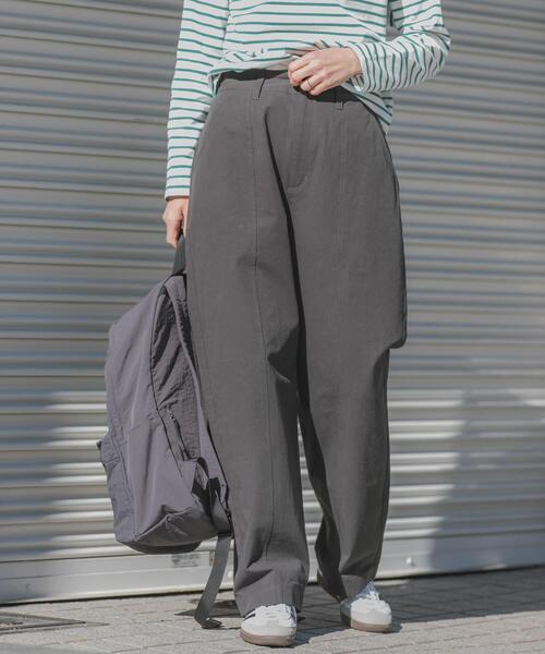 FORK&SPOON（フォークアンドスプーン）の「FORK&SPOON　センターシームパンツ（その他パンツ・レディース・ベージュ/チャコールグレー・2/1）」の3枚目の写真