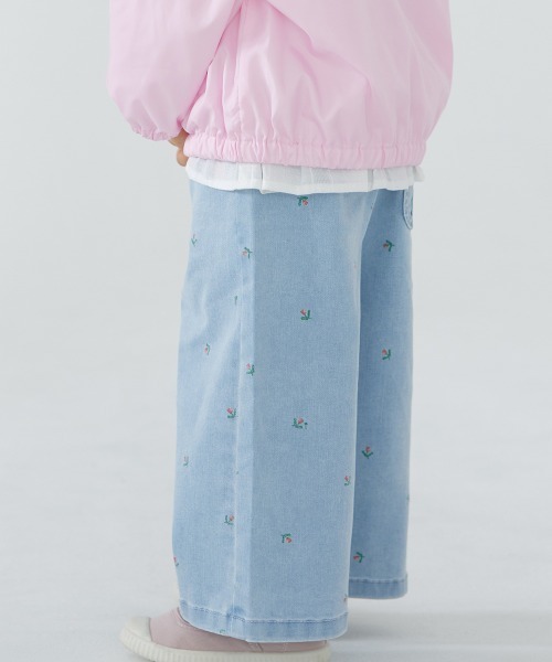 moimoln（モイモルン）の「チューリップポケットワイドデニムパンツ（デニムパンツ・キッズ・ブルー/ライトブルー・90cm/100cm/110cm/120cm/130cm）」の19枚目の写真