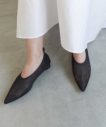 ポインテッドメッシュパンプス