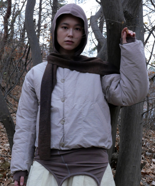 CHAMASPORTSLAB(チャマ スポーツラボ)の「CSL_Ongi Puffer Jacket_Beige(ダウンジャケット/コート・レディース・Beige・FREE)」の1枚目の写真