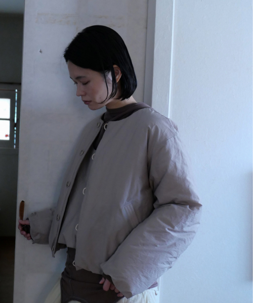 CHAMASPORTSLAB(チャマ スポーツラボ)の「CSL_Ongi Puffer Jacket_Beige(ダウンジャケット/コート・レディース・Beige・FREE)」の7枚目の写真