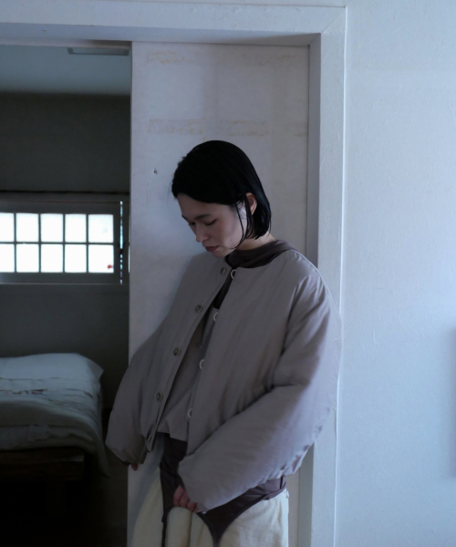 CHAMASPORTSLAB(チャマ スポーツラボ)の「CSL_Ongi Puffer Jacket_Beige(ダウンジャケット/コート・レディース・Beige・FREE)」の9枚目の写真