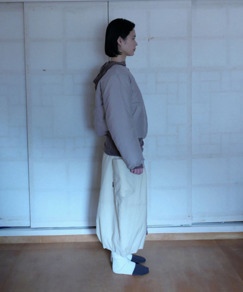 CHAMASPORTSLAB(チャマ スポーツラボ)の「CSL_Ongi Puffer Jacket_Beige(ダウンジャケット/コート・レディース・Beige・FREE)」の2枚目の写真