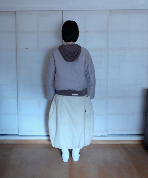 CHAMASPORTSLAB(チャマ スポーツラボ)の「CSL_Ongi Puffer Jacket_Beige(ダウンジャケット/コート・レディース・Beige・FREE)」の5枚目の写真