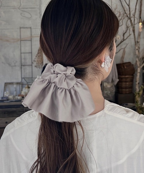 m.soeur（エムスール）の「クララとサテンのシュシュ（シュシュ・レディース・グレー/ホワイト/ピンク・FREE）」の9枚目の写真