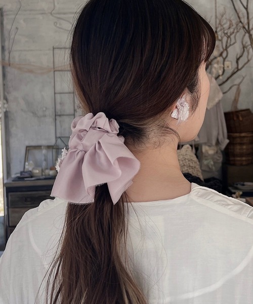 m.soeur（エムスール）の「クララとサテンのシュシュ（シュシュ・レディース・グレー/ホワイト/ピンク・FREE）」の16枚目の写真