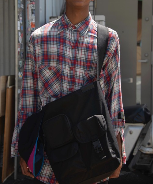 BAICYCLON by Bagjack(バイシクロン バイ バグジャック)の「【BAICYCLON】MULTI POCKETS SHOULDER BAG BCL-69(ショルダーバッグ・メンズ・ブラック・FREE)」の2枚目の写真