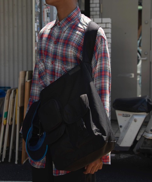 BAICYCLON by Bagjack(バイシクロン バイ バグジャック)の「【BAICYCLON】MULTI POCKETS SHOULDER BAG BCL-69(ショルダーバッグ・メンズ・ブラック・FREE)」の3枚目の写真