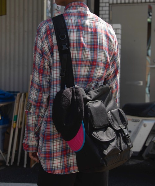 BAICYCLON by Bagjack(バイシクロン バイ バグジャック)の「【BAICYCLON】MULTI POCKETS SHOULDER BAG BCL-69(ショルダーバッグ・メンズ・ブラック・FREE)」の4枚目の写真