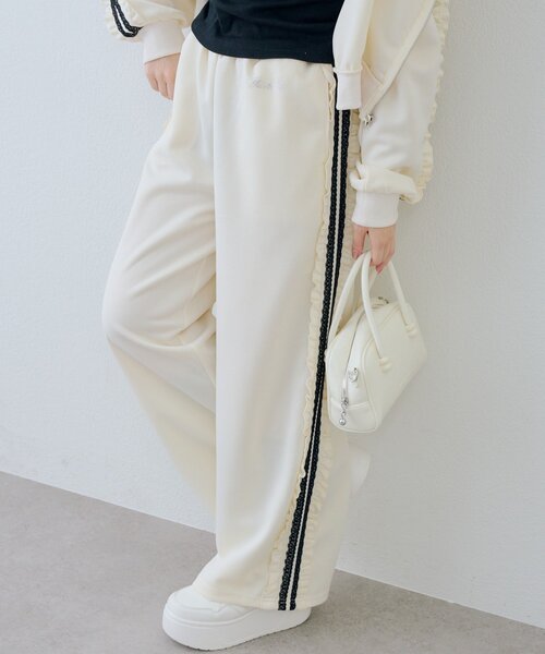 continuer de NICE CLAUP(コンティニューデナイスクラップ)の「【セットアッ対応】トラックレースパンツ(その他パンツ・レディース・トップグレー/アイボリー/ブラック/ピンク・FREE)」の6枚目の写真