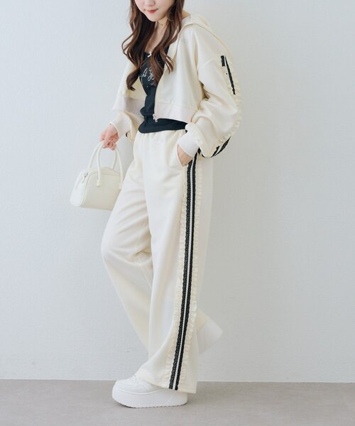 continuer de NICE CLAUP(コンティニューデナイスクラップ)の「【セットアッ対応】トラックレースパンツ(その他パンツ・レディース・トップグレー/アイボリー/ブラック/ピンク・FREE)」の8枚目の写真