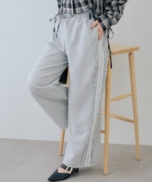 continuer de NICE CLAUP(コンティニューデナイスクラップ)の「【セットアッ対応】トラックレースパンツ(その他パンツ・レディース・トップグレー/アイボリー/ブラック/ピンク・FREE)」の21枚目の写真