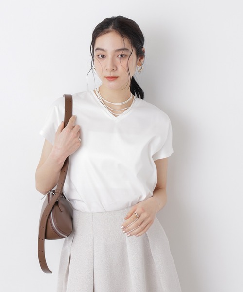 NANO universe(ナノユニバース)の「DressT/シルケットスムースVネックソフトドルマンTシャツ(Tシャツ/カットソー・レディース・グレー系その他4/ブラック/ホワイト・M/S)」の1枚目の写真