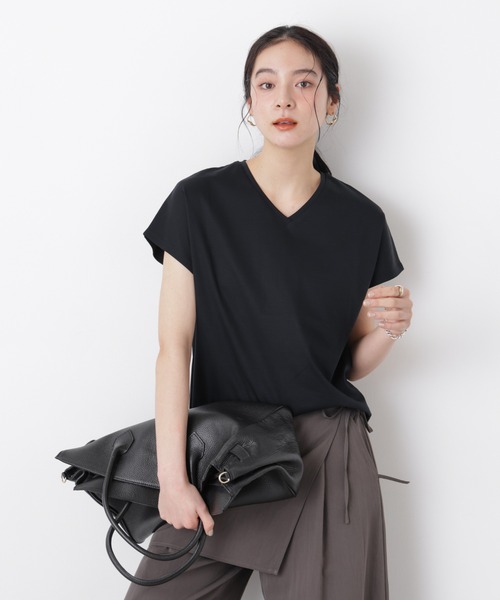 NANO universe(ナノユニバース)の「DressT/シルケットスムースVネックソフトドルマンTシャツ(Tシャツ/カットソー・レディース・グレー系その他4/ブラック/ホワイト・M/S)」の2枚目の写真