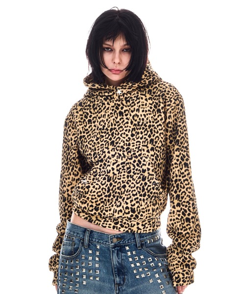 BEEDEN（ビーデン）の「POINT SNAP FASTENER PULLOVER（パーカー・レディース・レッド/レオパード・FREE）」の2枚目の写真