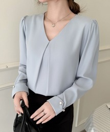 「上品なとろみ素材」大人のVネックパフスリーブブラウス