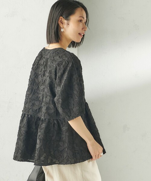 SHIPS（シップス）の「〈手洗い可能〉ジャカード ペプラム ブラウス（シャツ/ブラウス・レディース・ホワイト/ライトブルー/ブラック・ONE SIZE）」の3枚目の写真