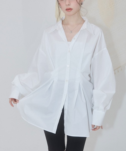 ENVYM(アンビー)の「ウエストタックオーバーサイズシャツ(シャツ/ブラウス・レディース・ホワイト/イエロー/ブルー系その他/ブルー/ピンク・FREE)」の2枚目の写真