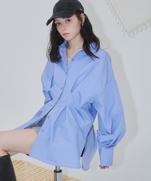 ENVYM(アンビー)の「ウエストタックオーバーサイズシャツ(シャツ/ブラウス・レディース・ホワイト/イエロー/ブルー系その他/ブルー/ピンク・FREE)」の3枚目の写真