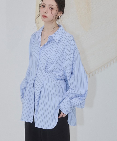 ENVYM(アンビー)の「ウエストタックオーバーサイズシャツ(シャツ/ブラウス・レディース・ホワイト/イエロー/ブルー系その他/ブルー/ピンク・FREE)」の6枚目の写真