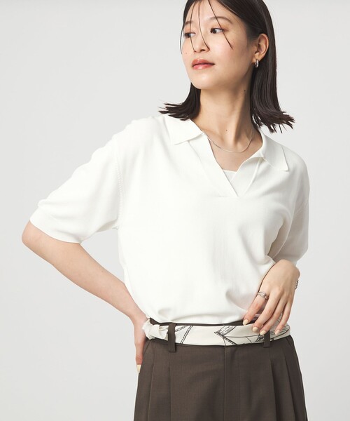 green label relaxing(グリーンレーベルリラクシング)の「【WEB限定】<at ease>エリツキ スキッパー ニット 接触冷感 UVカット 遮熱(ニット/セーター・レディース・ブラック/ホワイト/ダークブラウン/イエロー・FREE)」の2枚目の写真