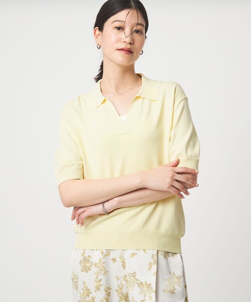 green label relaxing(グリーンレーベルリラクシング)の「【WEB限定】<at ease>エリツキ スキッパー ニット 接触冷感 UVカット 遮熱(ニット/セーター・レディース・ブラック/ホワイト/ダークブラウン/イエロー・FREE)」の4枚目の写真