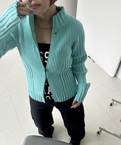 Oriens JOURNAL STANDARD（オリエンス ジャーナルスタンダード）の「フロントジップリブニットトップス（ニット/セーター・レディース・スカイブルー/パープル/グリーン・FREE）」の5枚目の写真