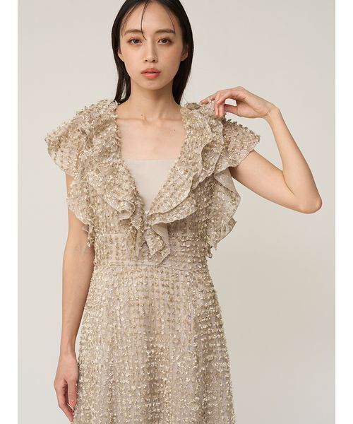 SNIDEL(スナイデル)の「ファブリックフリルドレス(ドレス・レディース・グリーン/グレイッシュベージュ/アイボリー・1/0)」の8枚目の写真