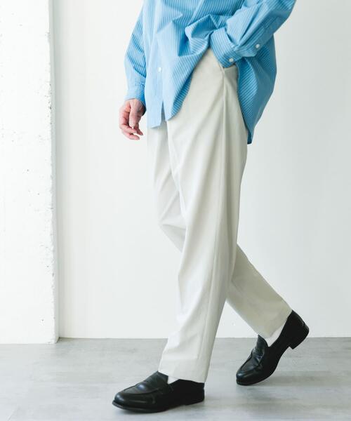 URBAN RESEARCH DOORS(アーバンリサーチドアーズ)の「『イージーケア/速乾/UVカット』クイックドライ 2タック ワイドトラウザー(その他パンツ・メンズ・ホワイト系その他/チャコールグレー・MEDIUM/LARGE/SMALL)」の1枚目の写真