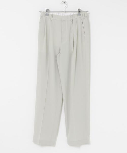 URBAN RESEARCH DOORS(アーバンリサーチドアーズ)の「『イージーケア/速乾/UVカット』クイックドライ 2タック ワイドトラウザー(その他パンツ・メンズ・ホワイト系その他/チャコールグレー・MEDIUM/LARGE/SMALL)」の4枚目の写真